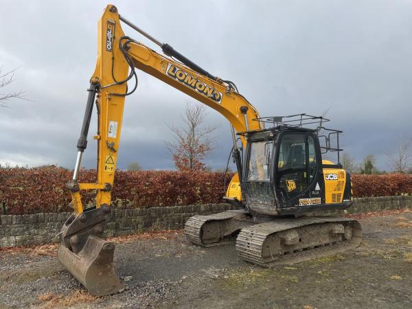 JCB JS130LC+